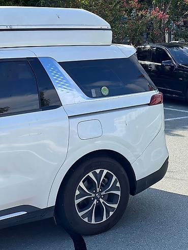 Kia: Kia Carnival: 2020 г., Минивэн — 24
