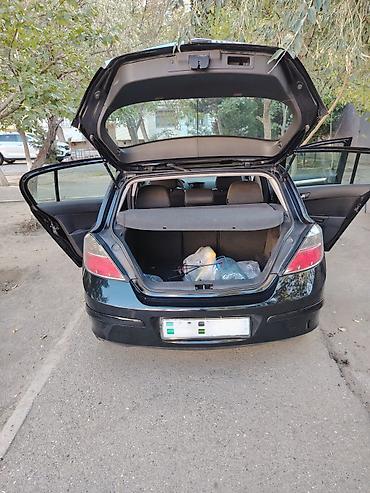 Opel: Opel Astra H, 5 qapılı hetçbek, qara rəng Xarici görünüş: - H kuzov — 5