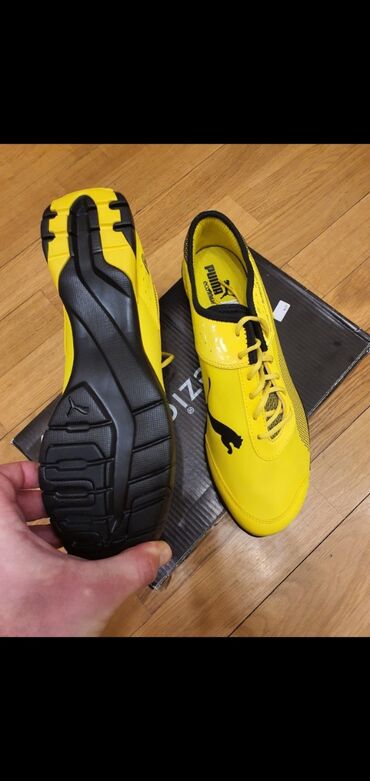 Krasofkalar və idman ayaqqabıları: Puma Ferrari idman ayyaqabı. Türkiyədən alınıb. Orijinaldı. Ölçüsü — 8