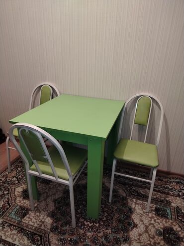 Masa və oturacaq dəstləri: Salam. Az işlenmiş heç bir problemi yoxdu 4 dest aq qırmızı malocnu — 6