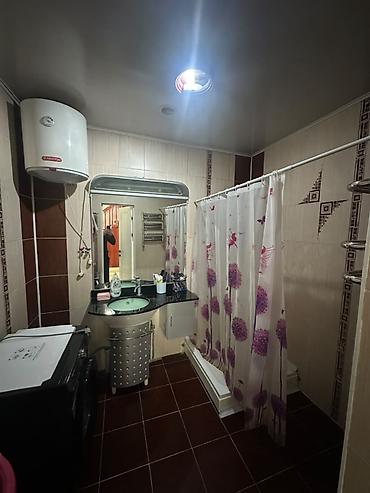 Үйлөр: 5 бөлмө, 138 м², 2 соток, Бишкек, Дене тарбия институту (КМДТжСА) — 4