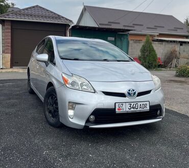 транспорт машина: Toyota Prius: 2015 г., 1.8 л, Гибрид, Хэтчбэк