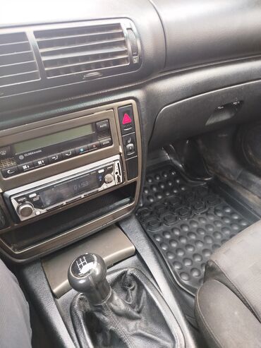 Volkswagen: Volkswagen Amarok: 2001 г., 1.8 л, Механика, Бензин, Универсал — 11