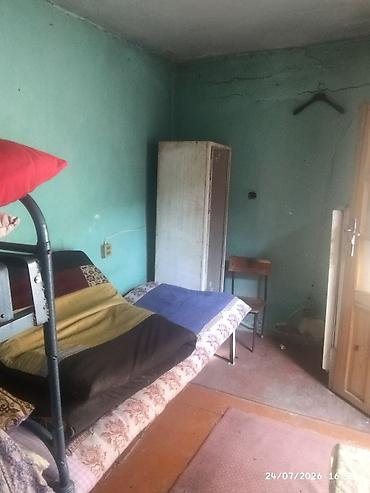 4 otaqlı kiraye evler: Kirayə otaq – yataqxana tipli - 1 otaqlı sadə yaşayış sahəsi - 3 — 2