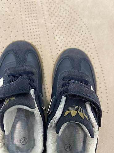 винтаж одежда: Детские кроссовки в стиле Adidas Samba - Размер: 31 (маркировка на — 3