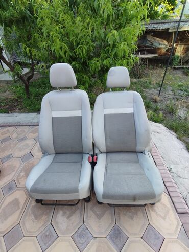 сиденья на венто: Комплект сидений, Toyota Б/у
