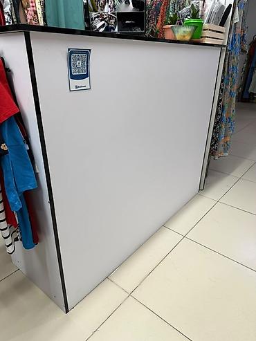 Торговое оборудование: Продаётся оборудование для магазина одежды: 1) Напольное зеркало в — 2