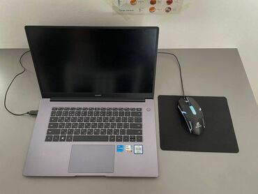 Ноутбуки: Ноутбук, Huawei, 8 ГБ ОЗУ, Intel Core i5, 15.6 ", Б/у, Для работы, учебы, память SSD