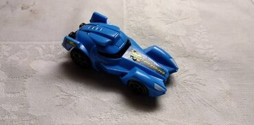 rostilj igracka za decu: Burago autic GO GEARS za auto pistu frikcioni motor 7 cm. ispravan