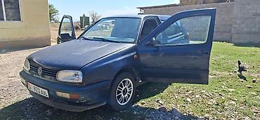 гольф автомобиль: Volkswagen Golf: 1992 г., 1.8 л, Седан — 4
