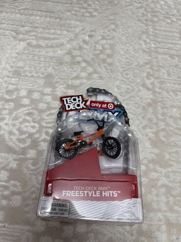 qab qaşiq: Bu, müxtəlif modellərə malik Hot Wheels oyuncaq maşın dəstidir. Hər