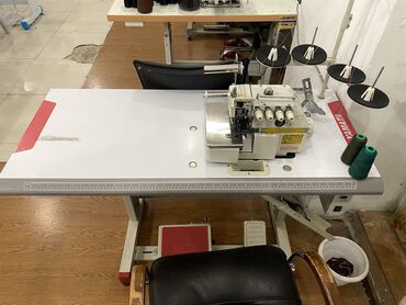 Tikiş maşınları: Tikiş maşını Yamata, İşlənmiş,Overlok, 4 saplı, Ünvandan götürmə