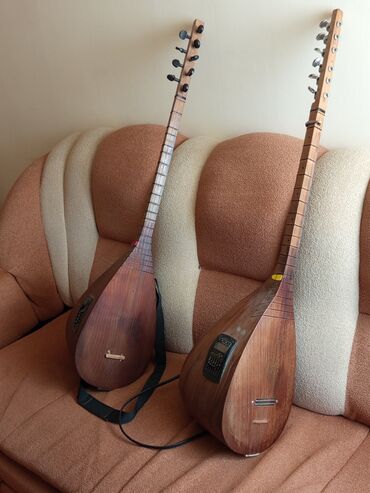 мсо по азербайджанскому языку 3 класс: Elektro bağlama sazları - Fotoşəkildə 2 ədəd uzun saplı bağlama/saz