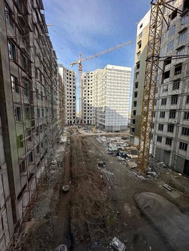 микрорайон тунгуч бишкек: 3 комнаты, 91 м², Элитка, 8 этаж, ПСО (под самоотделку)