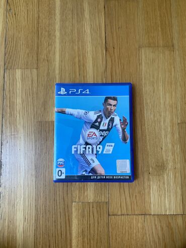 диски на playstation 5: FIFA19 PS4