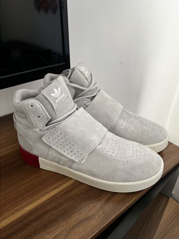 женская одежда бишкек оптом и в розницу: Мужские кроссовки, 43, Adidas, Новый, цвет - Серый