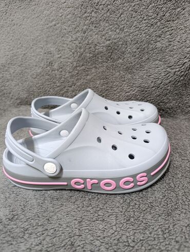 шапка 3 в 1 бишкек: Классические сабо Crocs в светло-сером цвете с розовыми акцентами