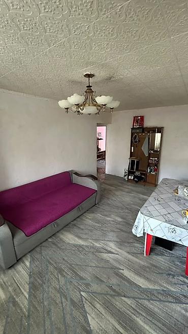 куплю квартиру бишкек: 3 комнаты, 58 м², 9 мкр 104 серия, 1 этаж — 8