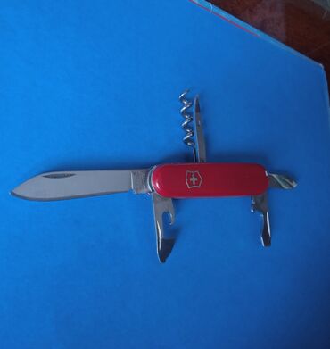 Другое для спорта и отдыха: Нож швейцарский victorinox 

В хорошем состоянии