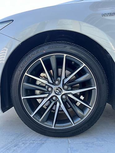 Toyota: Toyota Camry: 2023 г., 2.5 л, Автомат, Гибрид, Седан — 12