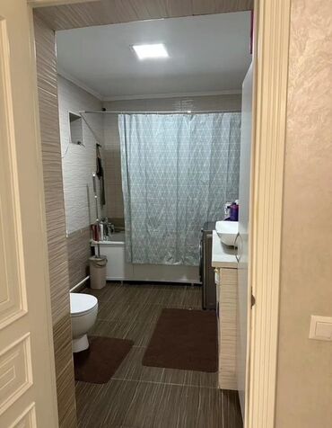 Долгосрочная аренда домов: Продается 2-х этажный частный дом 📍 Адрес: ж/м Кара-Жыгач 📐Площадь: 35 — 7