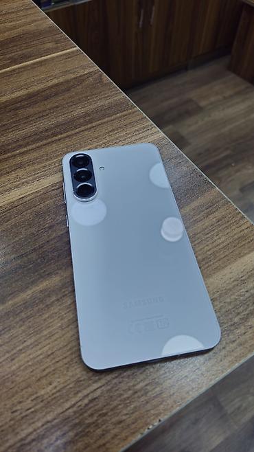 samsung fold 4: Samsung Galaxy A56 5G, 256 GB, rəng - Ağ, Barmaq izi — 2