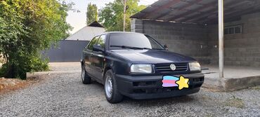 Volkswagen: Volkswagen Vento: 1992 г., 1.8 л, Механика, Бензин, Седан