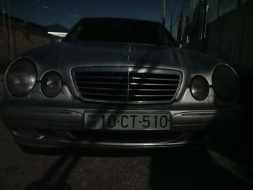 Mercedes-Benz: Mercedes-Benz 220: 2.2 l | 2000 il Sedan — 4