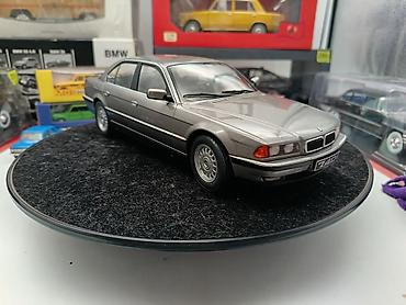 skripka 43: BMW, 2026 il, 1:18, Dəmir, Ünvandan götürmə — 1