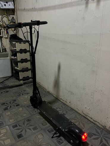 Elektrikli samokatlar: İşlənmiş Elektrik samokat 6", ≤ 250 Vt, 26 - 35 km/s, Ünvandan götürmə