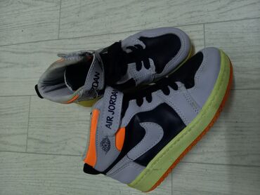 air force 1: Продаётся детская обувь деми