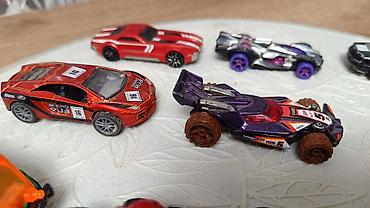 Искусство и коллекционирование: Набор миниатюрных машинок Hot Wheels. цена за одну машинку - В — 5