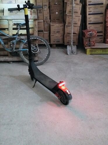 skuter elektrikli: Marka:Xiaomi Scooter Elektirkli Yürüş 25-30km Gediş 20km ölçü: En