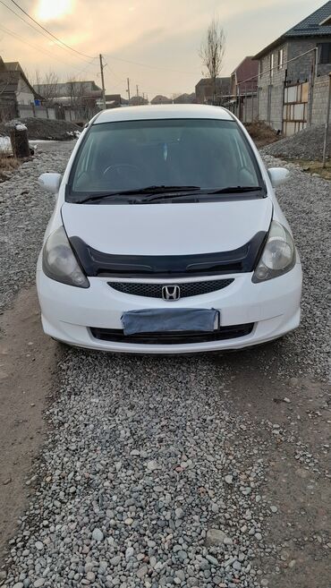 Honda: Honda Fit: 2005 г., 1.3 л, Автомат, Бензин, Седан