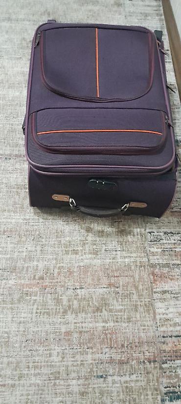 Чемоданы: Чемодан, Б/у, Материал: Полиэстер, Средний (40 - 70 л), На колесах, С внешними карманами, С выдвижной ручкой — 8