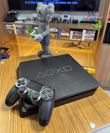 Video oyunlar və konsollar: 🎮 PlayStation 4 Slim Days of Play Edition Tam işlək vəziyyətdədir — 4