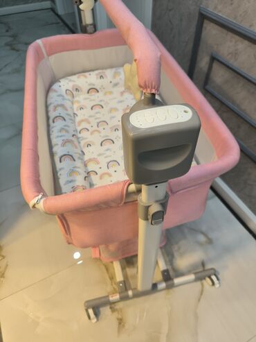 Beşiklər: Qız üçün, Yeni, Beşik, Yellənmə mexanizm ilə — 5