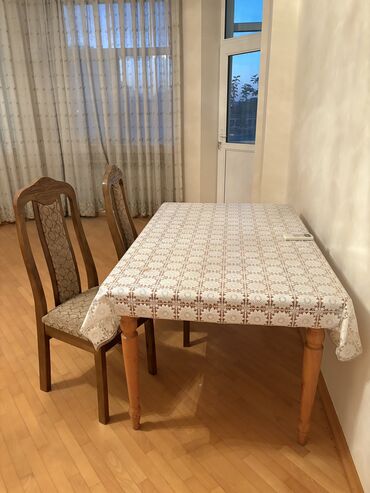 kreditle metbex stolu: Qonaq masası, Açılmayan