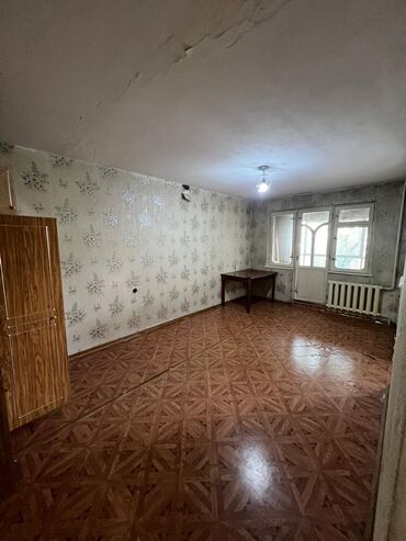 снять квартиру без риэлтора: 1 комната, 32 м², 104 серия, 4 этаж, Старый ремонт
