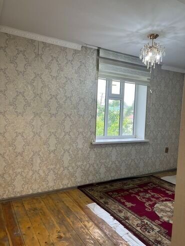 саан уй торпогу менен: 40 м², 2 комнаты, Бронированные двери, Забор, огорожен, Парковка