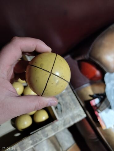 Бильярдные столы: Продаю бильярдный стол размер 3.25*1.95(не китайский,не мрамор)дерево — 9