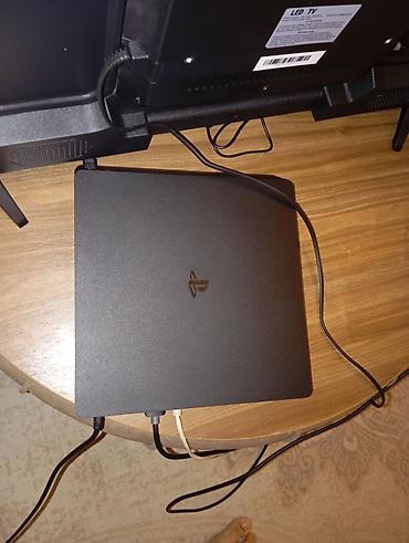 Видеоигры и приставки: PlayStation 4 Slim oyun dəsti Playstation evde işlenib, klublarda — 3