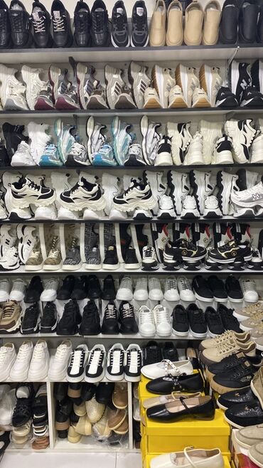 Ayaqqabılar: Məhsul: Kişi və qadın ayaqqabıları – gündəlik və stil kombinasiyası — 19