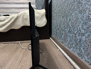 life network system: Телевизор LED, высота около 32–34 см. - Узкие рамки, тонкий корпус — 2