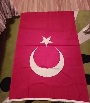 bayraq şekilleri: Türk bayrağı – parlaq qırmızı fon üzərində ağ aypara və ulduz təsviri — 3