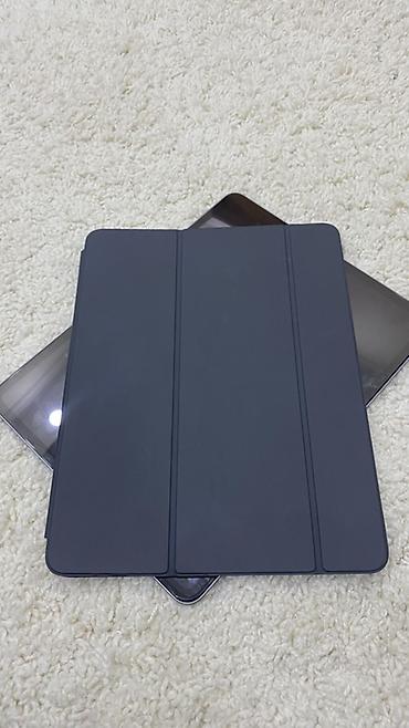 Планшеты: Продаю оригинальный чехол на IPad Air 13. В отличном состоянии, почти — 4