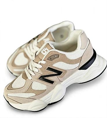 nike 207: New Balance patike u modernom lifestyle / chunky dizajnu. Model je u — 1