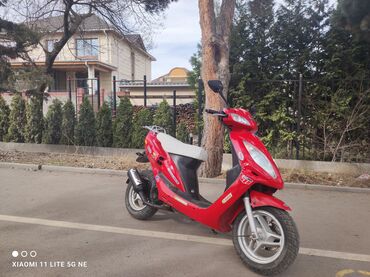 квадроциклы для детей: Скутер в хорошем состоянии изготовлен в Тайване фирма sym мотор 2