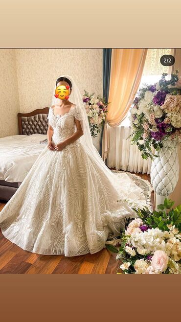 зимний платья: Продаю Шикарное платьеносила один раз на свадьбу буквально на 4