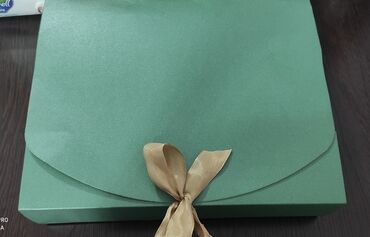 Подарки и сувениры: Подарок для девушек, полотенца + коробка конфет± поздравительная